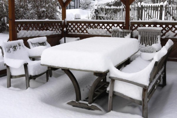 sitzgruppe im schnee - (c) r plock.jpg